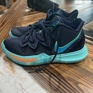 KYRIE BASKETBALL SHOES